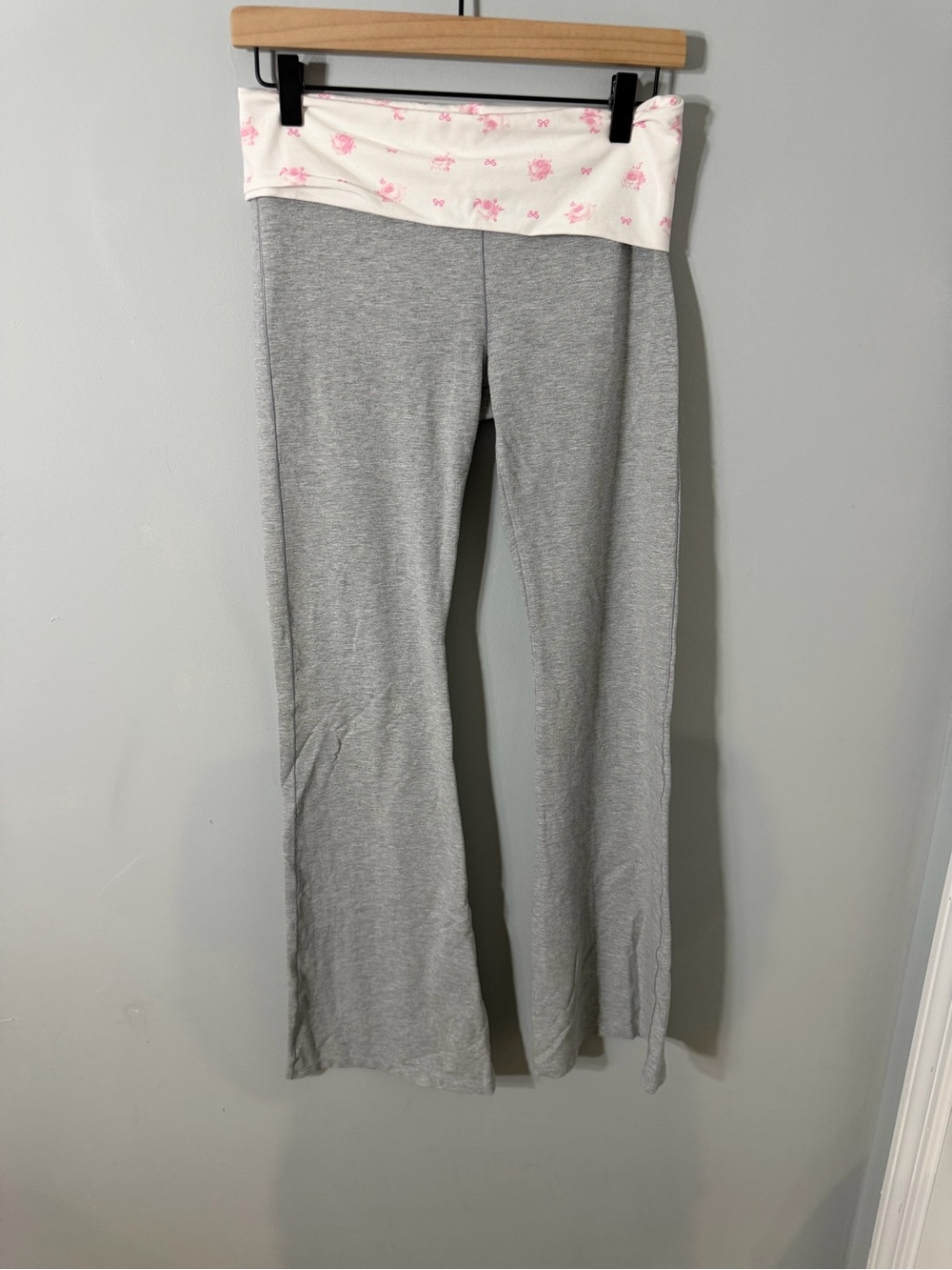 Victoria secret pink x love shack fancy foldover leggings